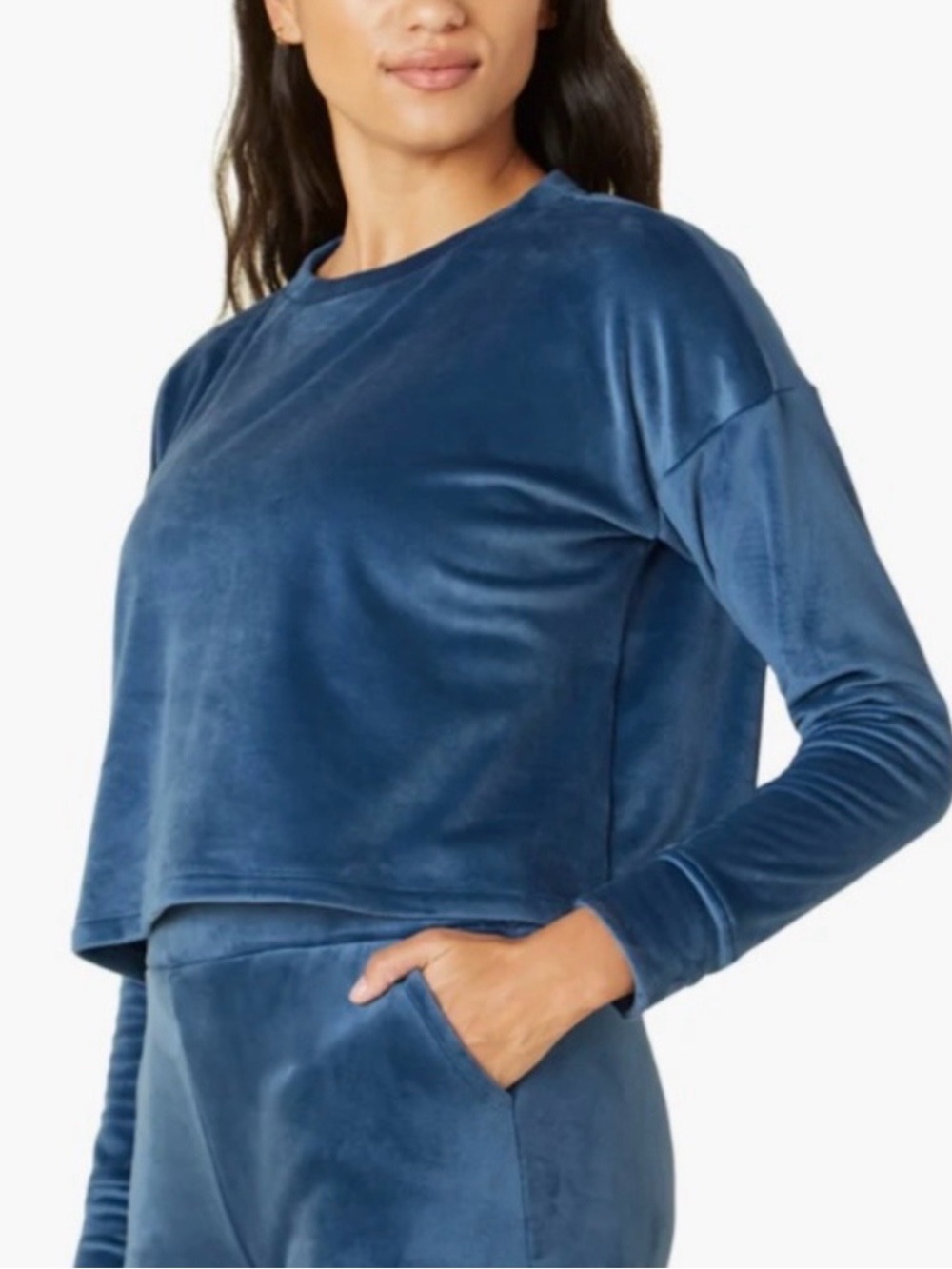 Beyond Yoga—M, Brushed Up Velour Cropped, Long-Sleeve Pullover in Celestial Blue